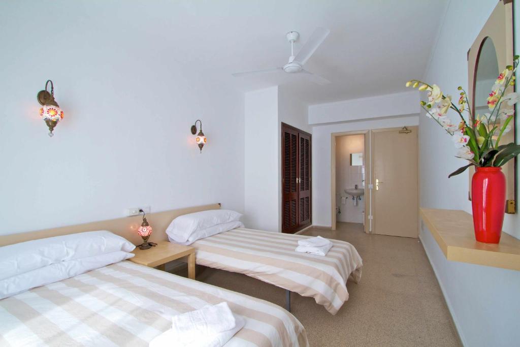Hostal Paris Port de Pollença Pokoj fotografie
